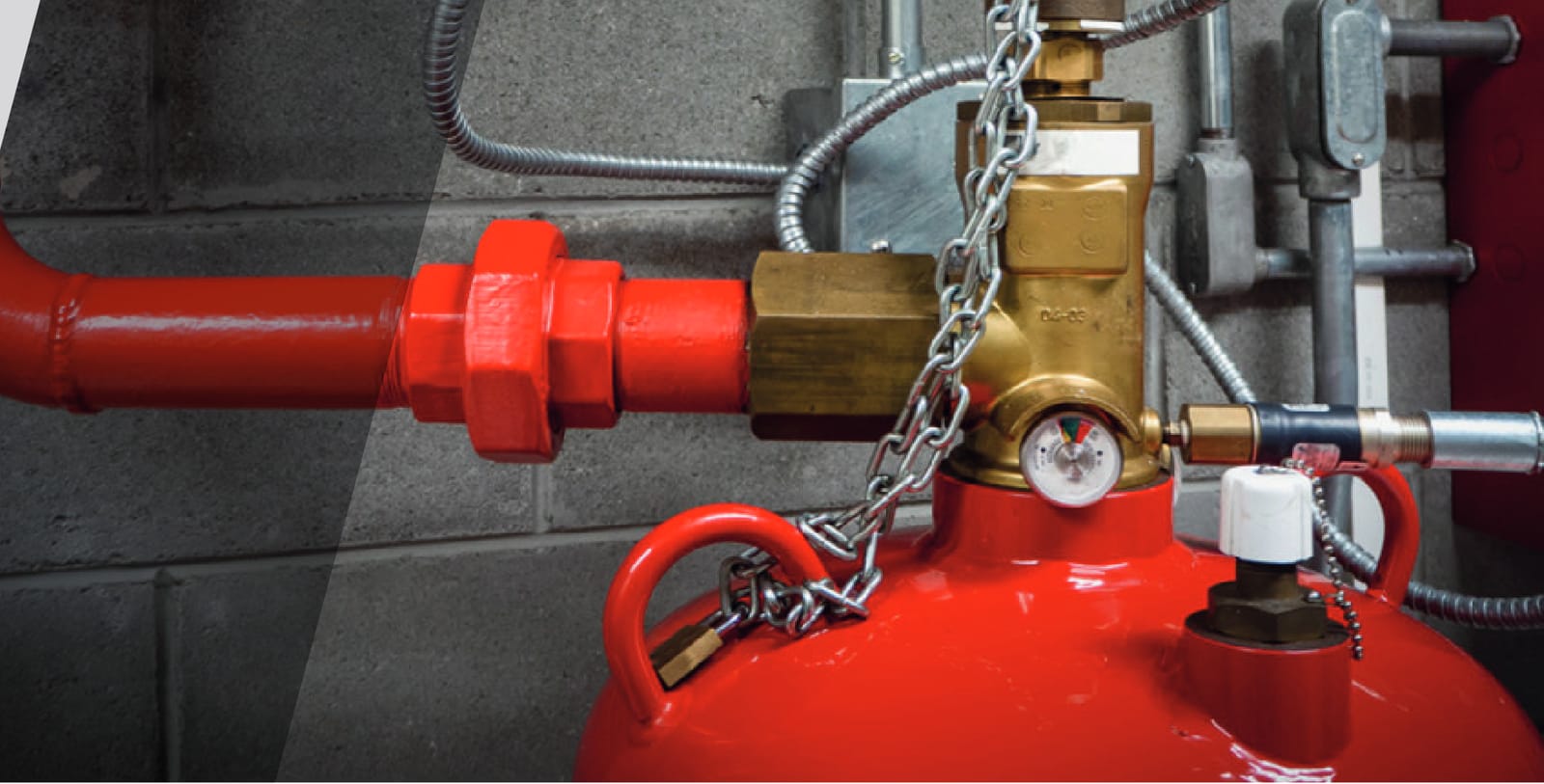 Clean agent fire suppression cylinder and pipework